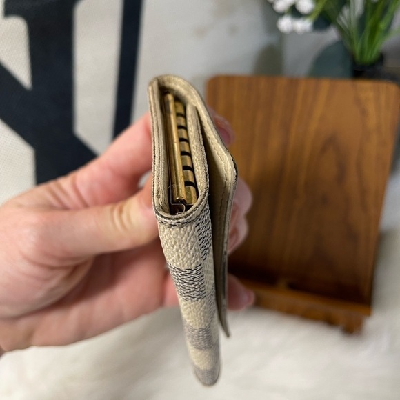 AUTHENTIC LOUIS VUITTON DAMIER AZUR MULTICLES 6 RING KEY CASE - Picture 10 of 13